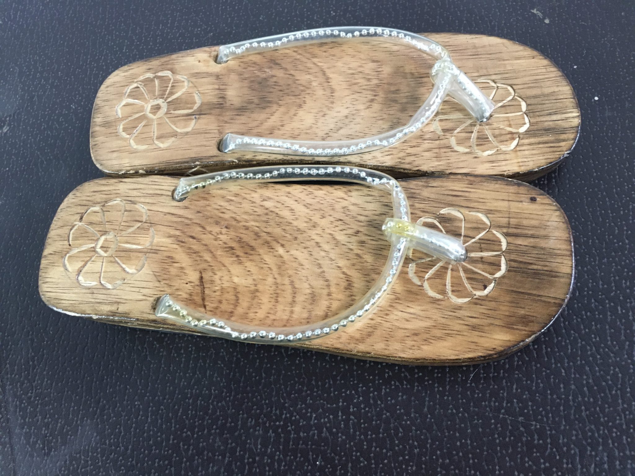 Houten Slippers Stichting Emmaus Langeweg Breda webwinkel