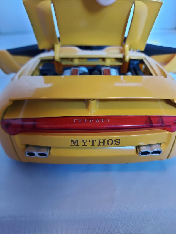 Ferrari Mythas binnen